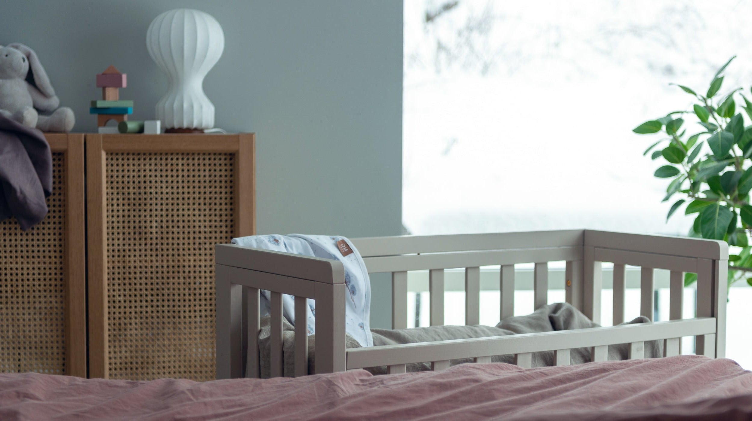 Bedside Crib mini bed/cradle Oslo - SAND