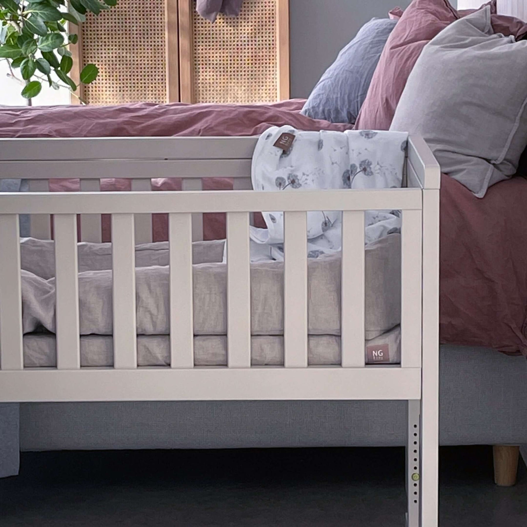 Bedside mini bed/ cradle Oslo - GREY