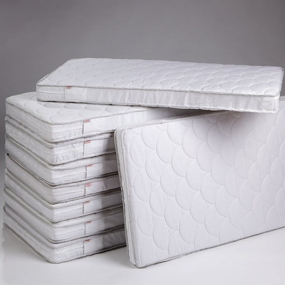 Mattress with quilted mattress cover